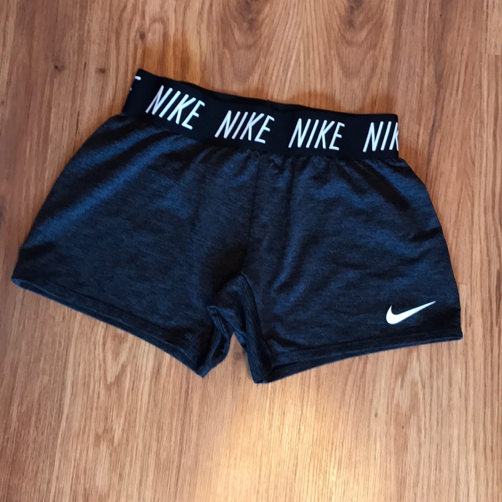Medium Girls Nike shorts